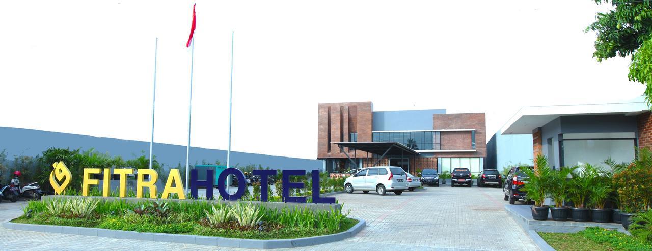Fitra Hotel Majalengka Exterior foto